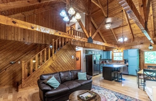 Cherokee Cabin | Enjoy a July Discount with Pool, Spa & Pet-Friendly Stay