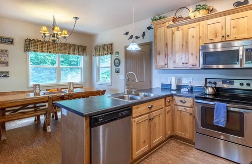 Sylva Cabin | July Escape: 10% Off with Spa and Family-Friendly Amenities