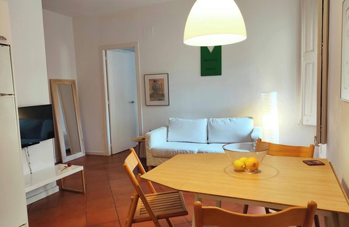 Gothic Quarter Apartment | Discover R.K - Plaça Catalunya: Spa & Breakfast Bliss