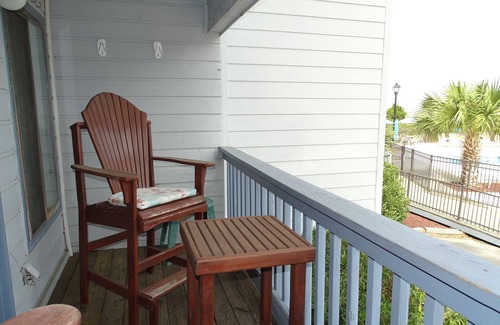 Palmetto Dunes Condo | Cute 1 bedroom. View of the pool and bay.