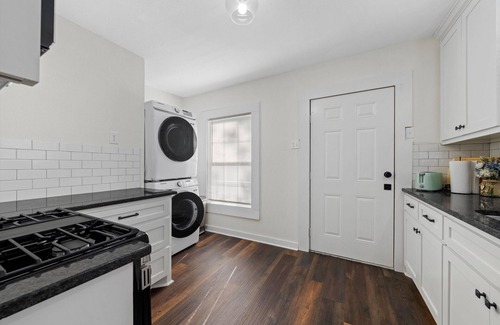North Waco House | Inviting 2-Bedroom Retreat Near Silos with Breakfast Included