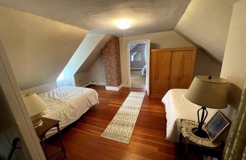 Littleton House | Charming 6-Bedroom Retreat in the Heart of Littleton