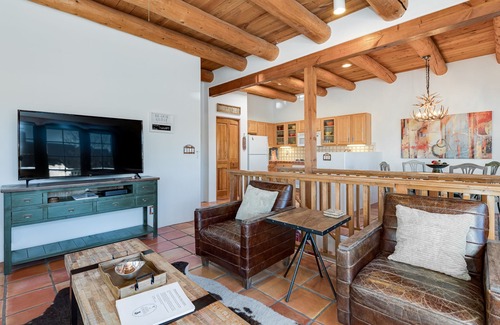 Northeast Santa Fe Condo | Charming Adobe-Style Condo with Balcony Near the Plaza