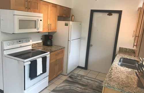 Jensen Beach House | Cozy Oceanfront Retreat with Pet-Friendly Amenities