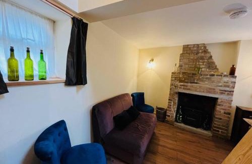 Heathfield House | Charming Pet-Friendly Cottage with 9.4/10 Guest Rating
