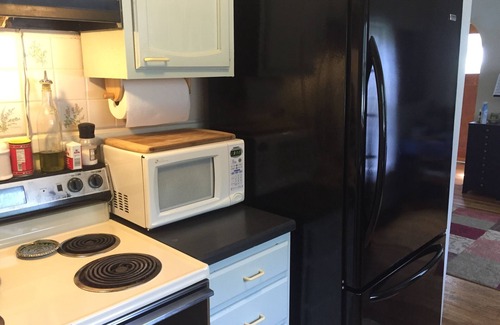Twain House | Inviting 3BR House with Pool, Spa & High Guest Rating