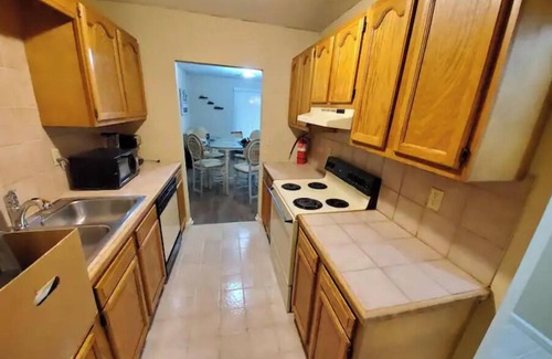 Anderson Apartment | Inviting Retreat: 2BR, Lake View & Pet-Friendly Oasis