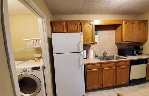 Anderson Apartment | Inviting Retreat: 2BR, Lake View & Pet-Friendly Oasis