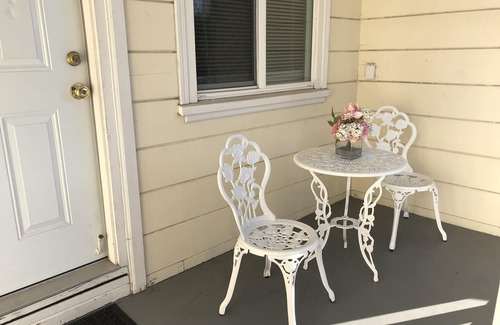 North and East House | Cozy Remodeled 2 Bedroom House for Your Next Getaway