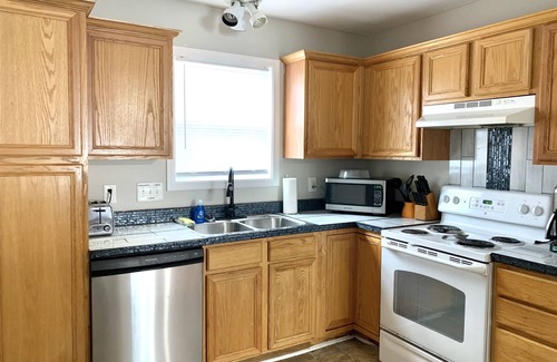 Charlotte House | Pet-Friendly Family Home with Pool and Breakfast Included