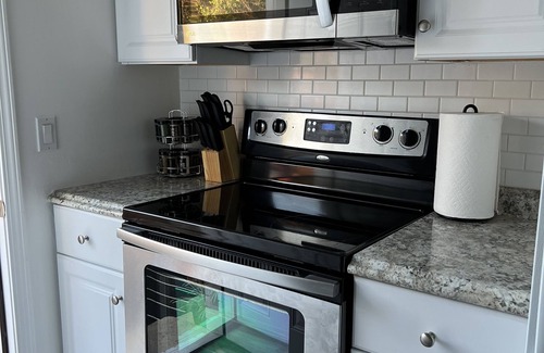 El Centro Beach Apartment | Charming Apartment Near Attractions with Oceanfront Views