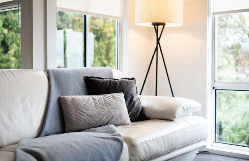 Newstead House | Cozy Apartment on the City Fringe, Rated 9/10 by Guests
