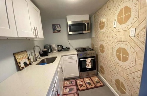 North Bergen Apartment | Cute apt Jersey Parking spac incl. at20 mins 2NY