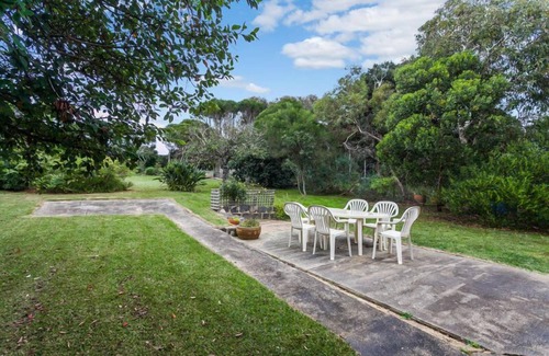 Surf Coast House | Charming Beach Cottage with Ocean View & Pet-Friendly Stay