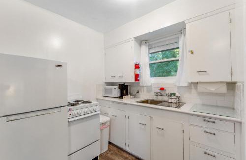 Nahcotta Hotel | Charming Cottage Room 2: Family-Friendly Getaway