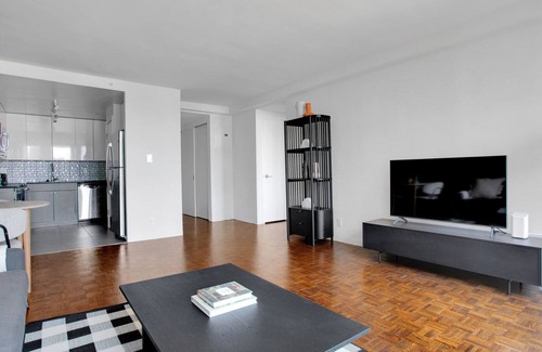 Prudential - St. Botolph Apartment | Charming Back Bay 1BR with Gym & Kitchen near Copley