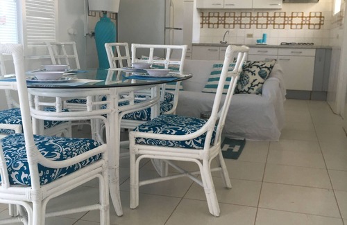 Pos Chiquito Apartment | Beachfront Apartment with Spa, Pool & Ocean View