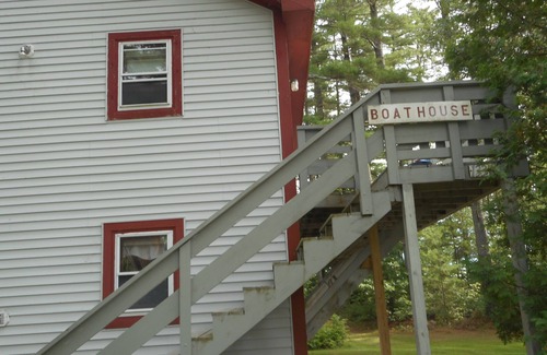 Damariscotta Cottage | Idyllic Boathouse Cottage with Lake Views and Pet-Friendly