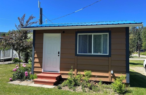 Christina Lake RV Rental | Charming Cabin Retreat at Christina Pines Campground