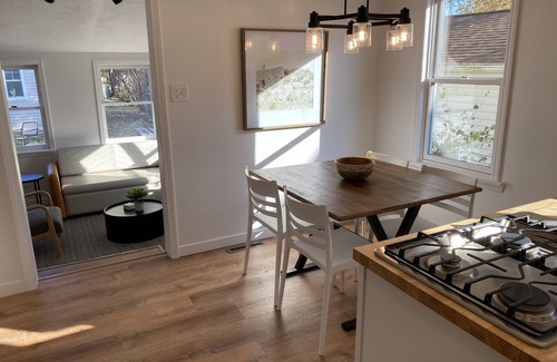 Cedar Falls House | Charming Central Home - Guest Rated 10/10 & Pet Friendly!