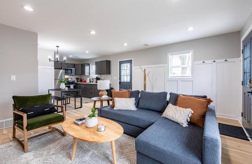 Melvindale House | Chic Melvindale Cottage: Family-Friendly & Top Rated 10/10