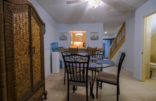 Williams Town Condo | Idyllic Freeport Retreat: Ocean View & Family-Friendly Fun