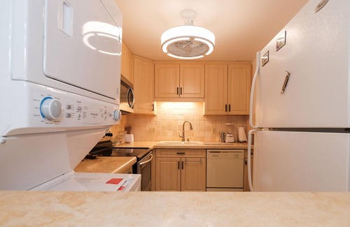 Williams Town Condo | Idyllic Freeport Retreat: Ocean View & Family-Friendly Fun