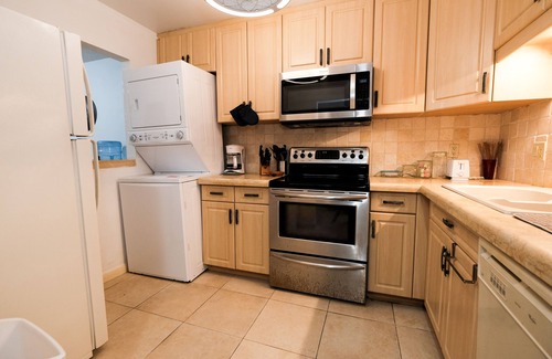 Williams Town Condo | Idyllic Freeport Retreat: Ocean View & Family-Friendly Fun