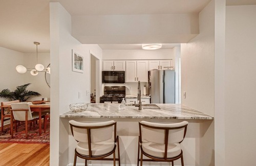 Barton Hills Condo | Charming Condo Near Attractions with Pool & Family Amenities