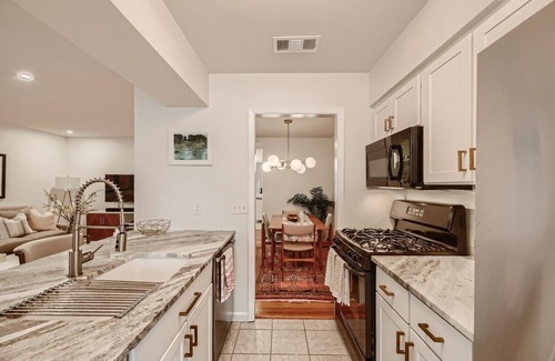 Barton Hills Condo | Charming Condo Near Attractions with Pool & Family Amenities