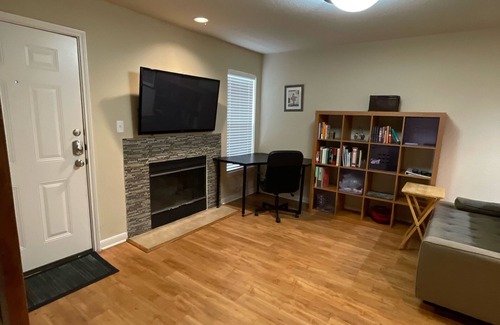 Allandale Condo | Cozy One Bedroom Retreat in North/Central Austin with Pool