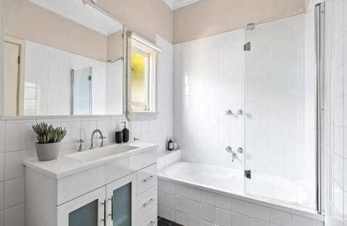 Geelong House | Cute cottage in a Supreme Location