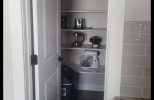 Greeley House | Inviting 3 BdRm Townhome with Spa & Hot Tub - Rated 9.8