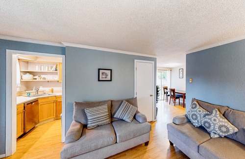 Springfield House | Charming Home with Fenced Yard & Grill Near Eugene