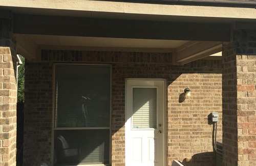 Duncanville House | Tranquil 3 Bedroom Home with Spa & Breakfast in Nature