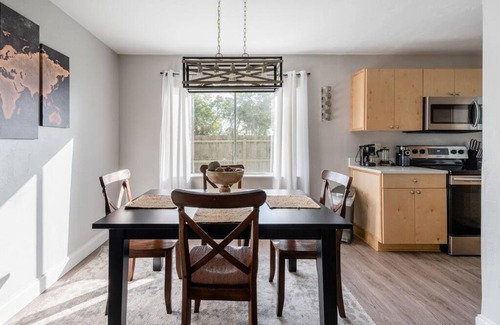 University Heights Apartment | Charming Downtown Retreat near Depot Park for Families