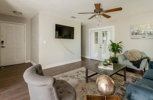 University Heights Apartment | Charming Downtown Retreat near Depot Park for Families
