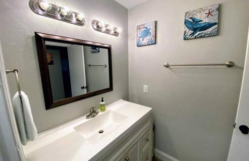 University Heights Apartment | Charming Downtown Retreat near Depot Park for Families