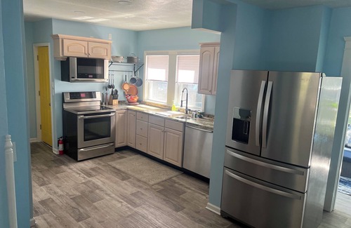 Ashtabula House | Charming Harbor Home Near Lake, Beach & Bridge St - Pet Friendly