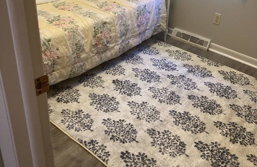 Windsor House | Welcoming Home Steps from the Park in Old Windsor