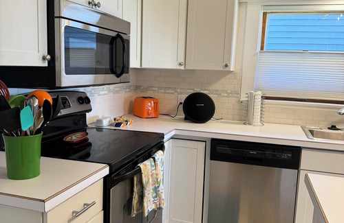 Bay City House | Cozy Beach House on Saginaw Bay with Private Hot Tub