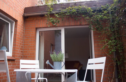 Altstadt Apartment | Cozy City Escape Apartment with Pool in Lüneburg