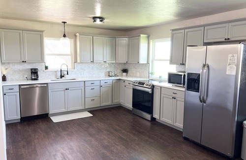 Fairview House | Cute Lake House/Country Home - Fairview/Canton/Seiling area - 3bd 2ba w/barn
