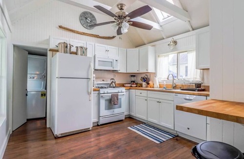 York Beach Cottage | Charming Maine Cottage Just Steps from Short Sands Beach
