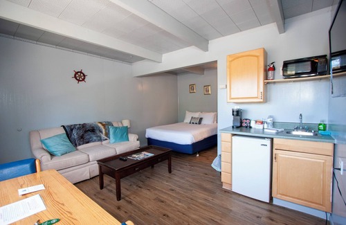 Westport Hotel | Pet-Friendly Retreat: Close to Beach & Lighthouse, 10/10 Rating