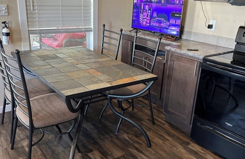 San Marcos Cottage | Cute Red 1-bedroom cottage in San Marcos. Dog friendly. Room Service