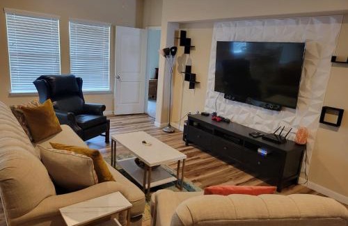 Kyle House | Kid-Friendly Getaway: Cozy Room in Kyle Near Austin