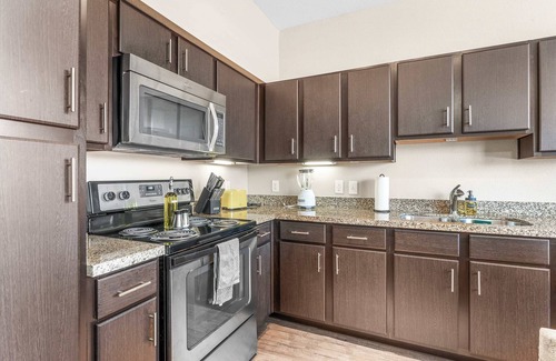 MLK Apartment | Efficient 1BR King Suite Near Mueller with Pool & Kitchen