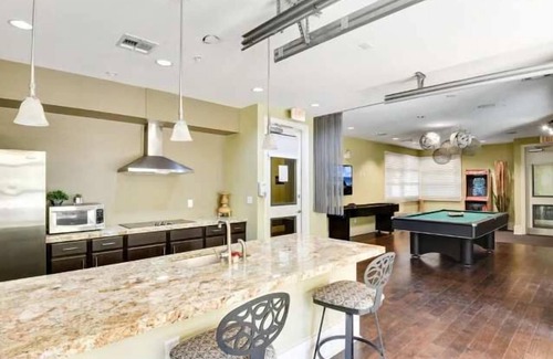 MLK Apartment | Efficient 1BR King Suite Near Mueller with Pool & Kitchen