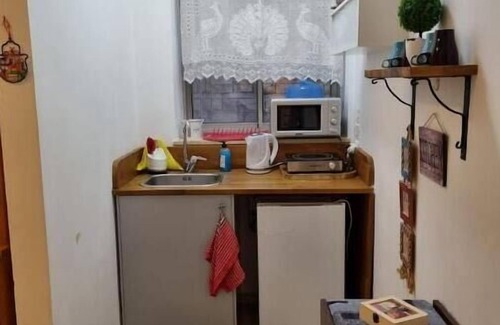 Ein Karem Apartment | Charming Studio Near Yad Vashem with Free Parking
